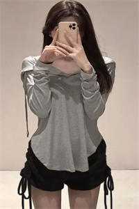 觉醒狩猎外挂，我在黑市成传说精彩