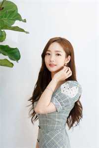 呜！闺蜜小叔古板，夜里亲得好凶抖音热门