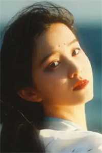 凝脂美人穿七零，糙汉养崽洗床单无弹窗