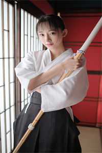 被室友污蔑厕所生子后，我捡个福星女儿躺赢了全局