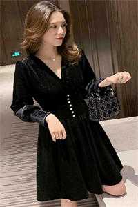 穿成种田恶女，三个疯批男虐哭了后续+结局