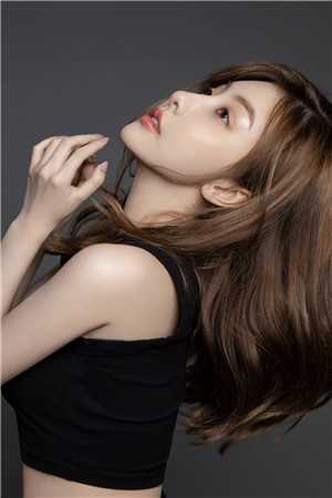 恶女驯犬实录，顶级大佬们皆为裙下臣免费阅读全文