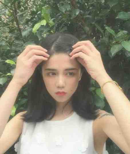 被男同学造谣性缘脑后，首富千金怒了前文+