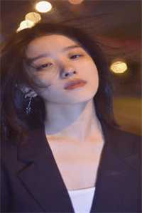 且趁余花眸一笑全集