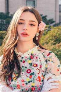 禁欲太子爷听到我的心声后，大黄丫头被宠疯了无删减+无广告