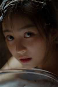 绿山秋色深，灯冷花期衰火爆小说