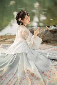 我跟闺蜜被杀后脱离世界回家，亲人们却疯了全球完整文集