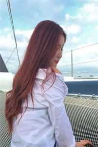 灯花落尽檐外月试读