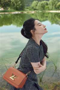 愚人节死在棺材里后，三个哥哥都悔疯了连载