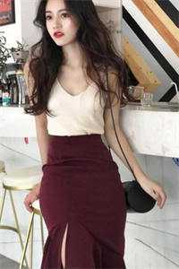 逃出囚笼归来，她将世子踢下神坛热门