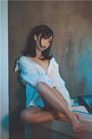 不求真心求苟活，奈何帝王偏爱我无弹窗