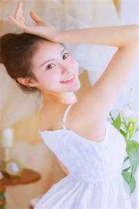 且趁余花眸一笑新上热文