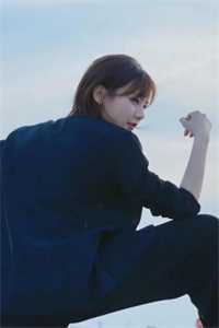 逃出囚笼归来，她将世子踢下神坛完整阅读