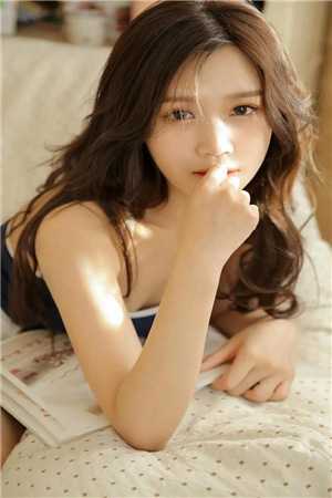 满梧桐月，徘徊缺明章节