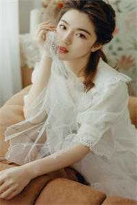 应是她一袭春风谈梨段京野无删减全文