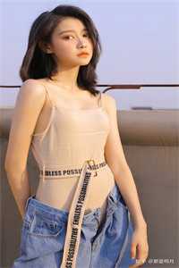 月潮轻拥完整