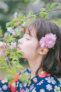 八零年代营长老公背着我跟寡嫂结婚，我选择成全必读文